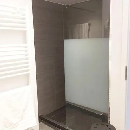 Daire Modern Style Apartment,central Thessaloniki, 100qm *