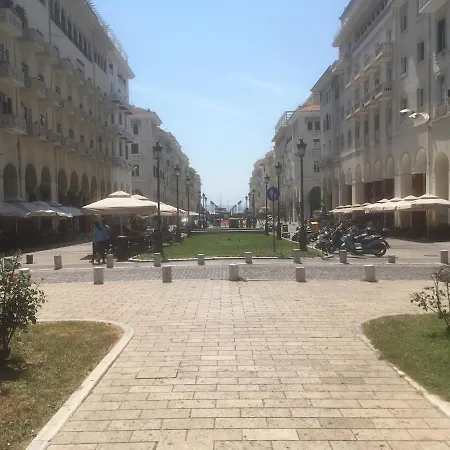 Daire Modern Style Apartment,central Thessaloniki, 100qm *