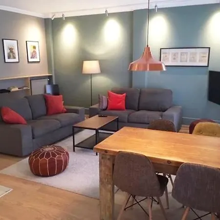 Modern Style Apartment,central Thessaloniki, 100qm *