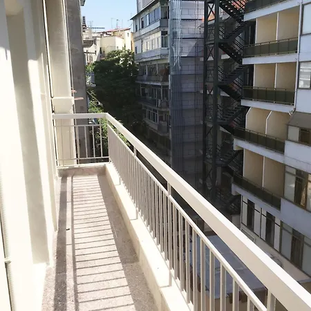 Daire Modern Style Apartment,central Thessaloniki, 100qm *
