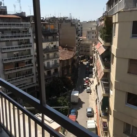 Modern Style Apartment,central Thessaloniki, 100qm Daire *