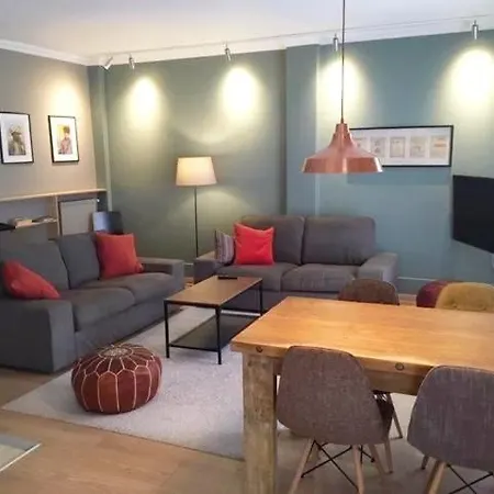 Modern Style Apartment,central Thessaloniki, 100qm Daire *