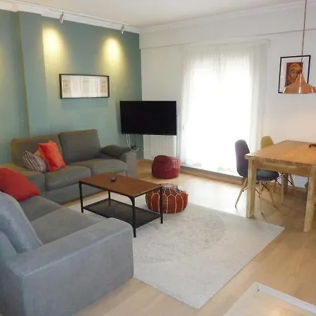Modern Style Apartment,central Thessaloniki, 100qm Daire *